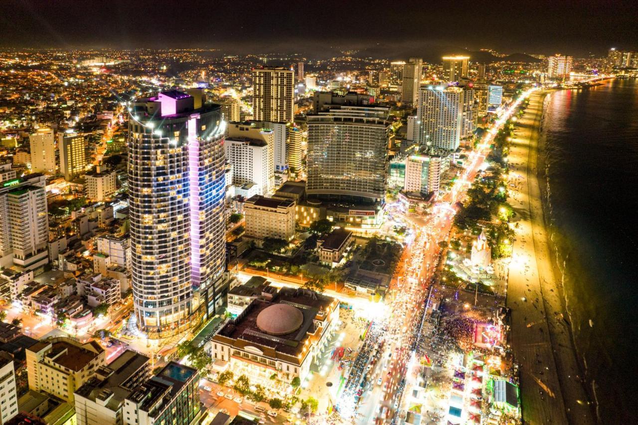 Capital Beachfront Nha Trang Buitenkant foto